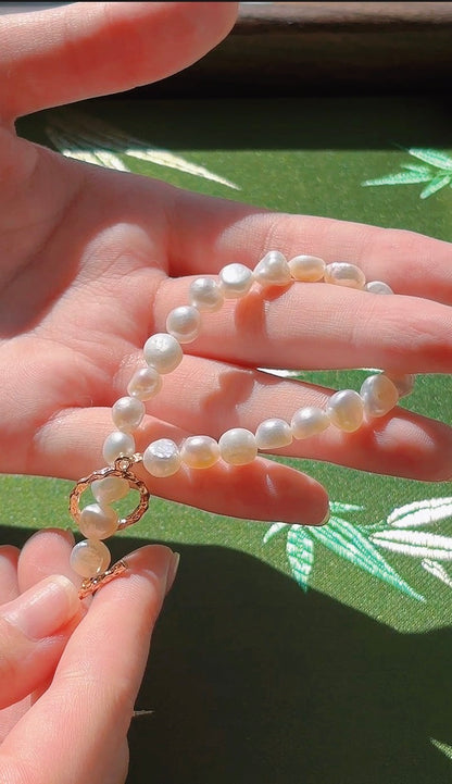 Baroque Freshwater Pearl Bracelet with Hammered Toggle Clasp