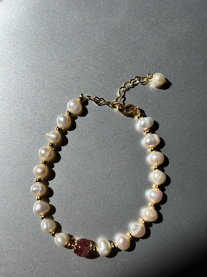 Natural Freshwater Cultured Pearl & Natural Red Agate Bracelet