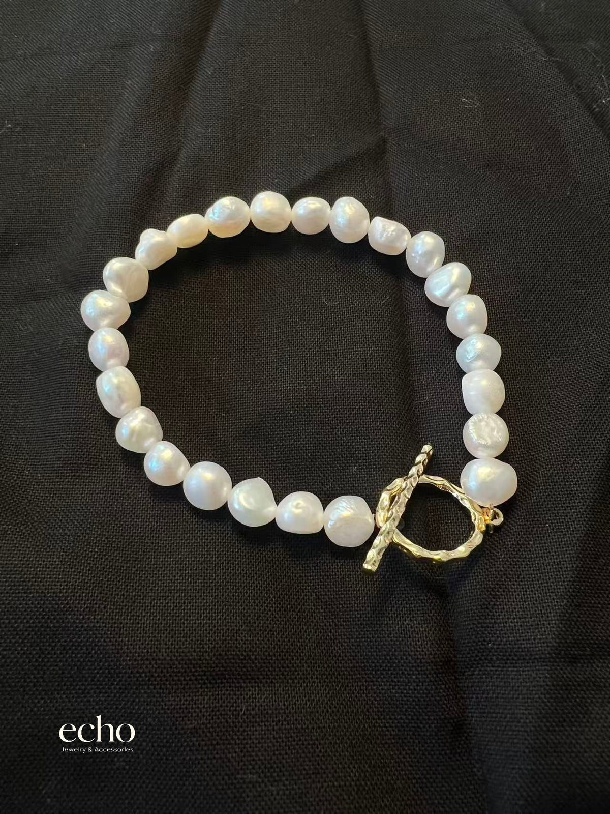 Baroque Freshwater Pearl Bracelet with Hammered Toggle Clasp