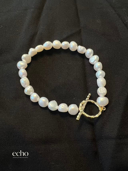 Baroque Freshwater Pearl Bracelet with Hammered Toggle Clasp